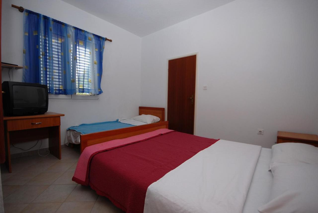 Apartments And Rooms With A Swimming Pool Kali, Ugljan - 14083 Luaran gambar